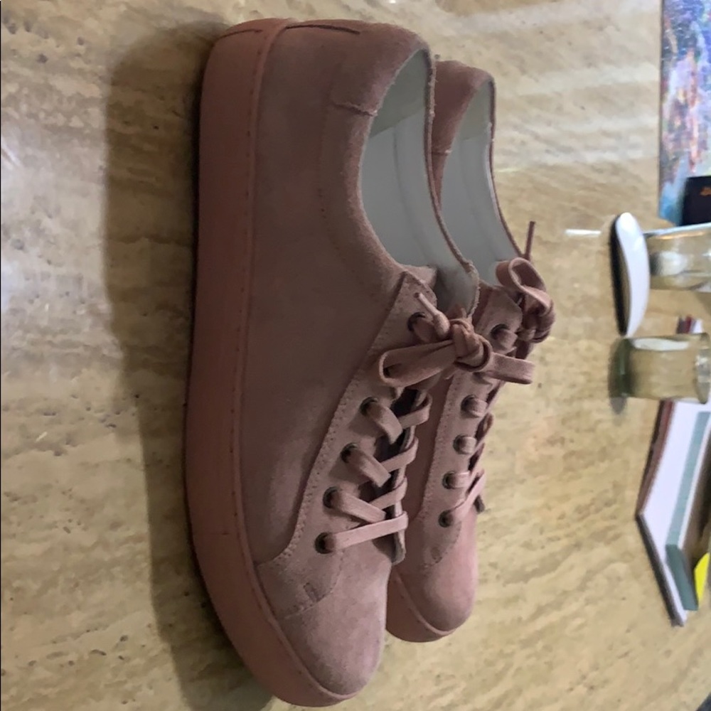 Kenneth Cole Sneakers